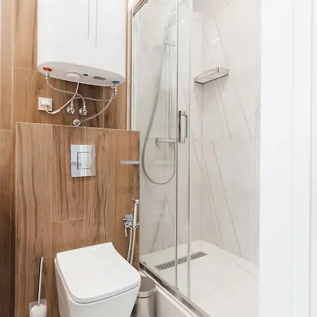 Yves Private App's Wi-fi 2 Apartment *